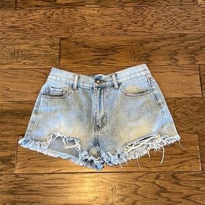 Twelve by Ontwelfth 2” Inseam High Rise Shorts Size 26